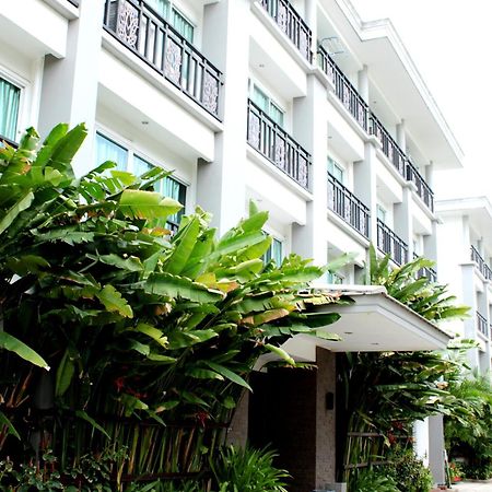 14 Resort Bangkok Exterior photo