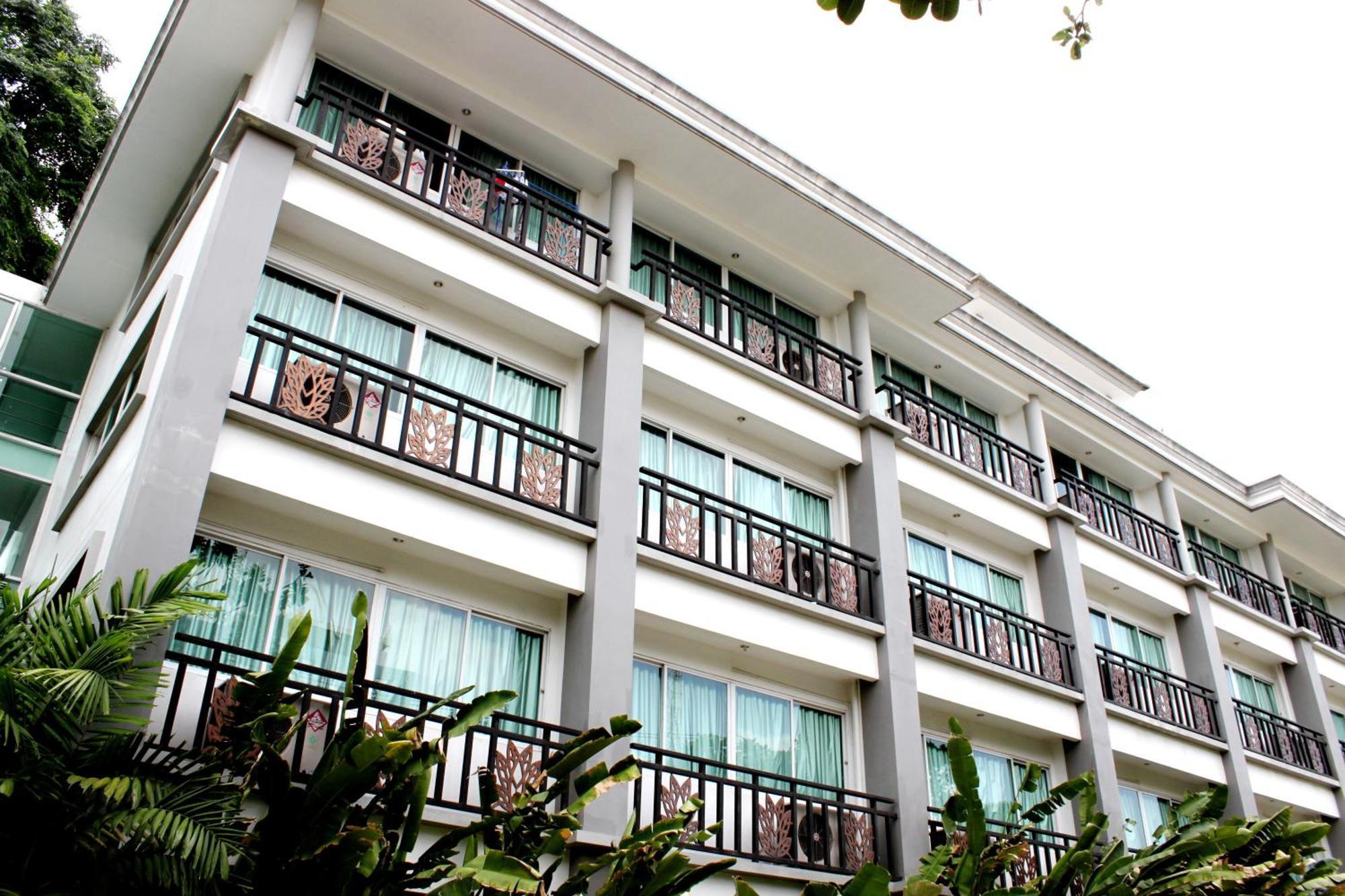 14 Resort Bangkok Exterior photo